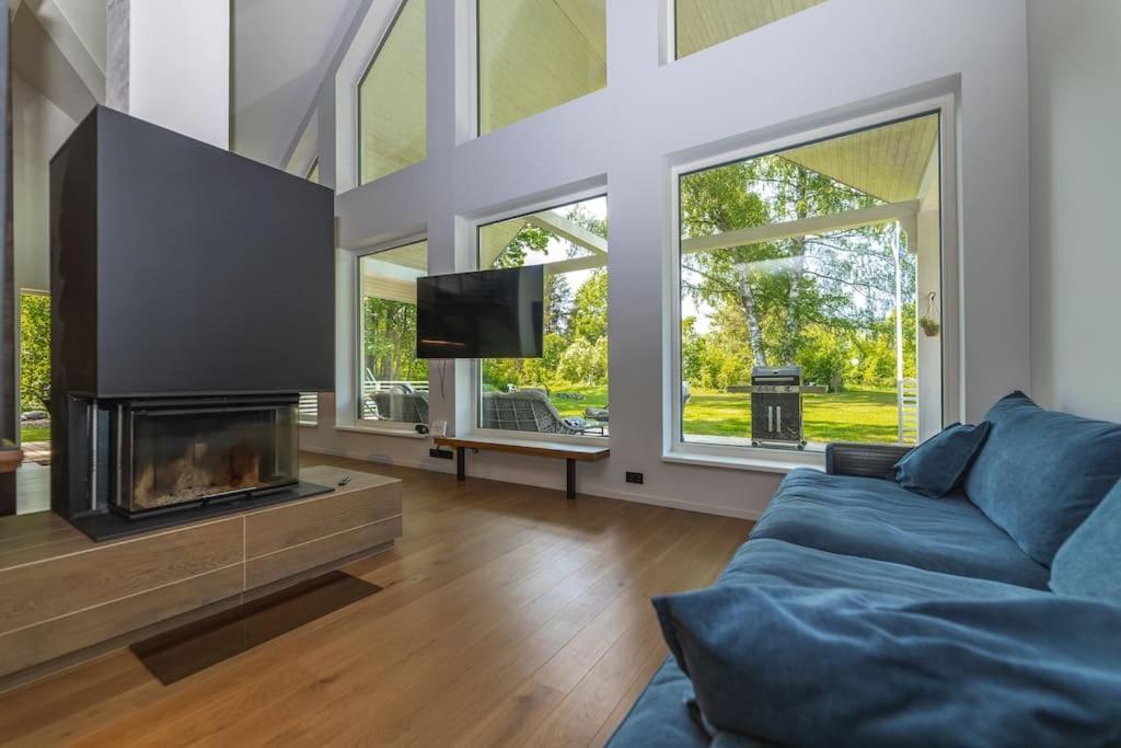 Modern Villa With Sauna & Hot Tub Hiiumaa Bagian luar foto