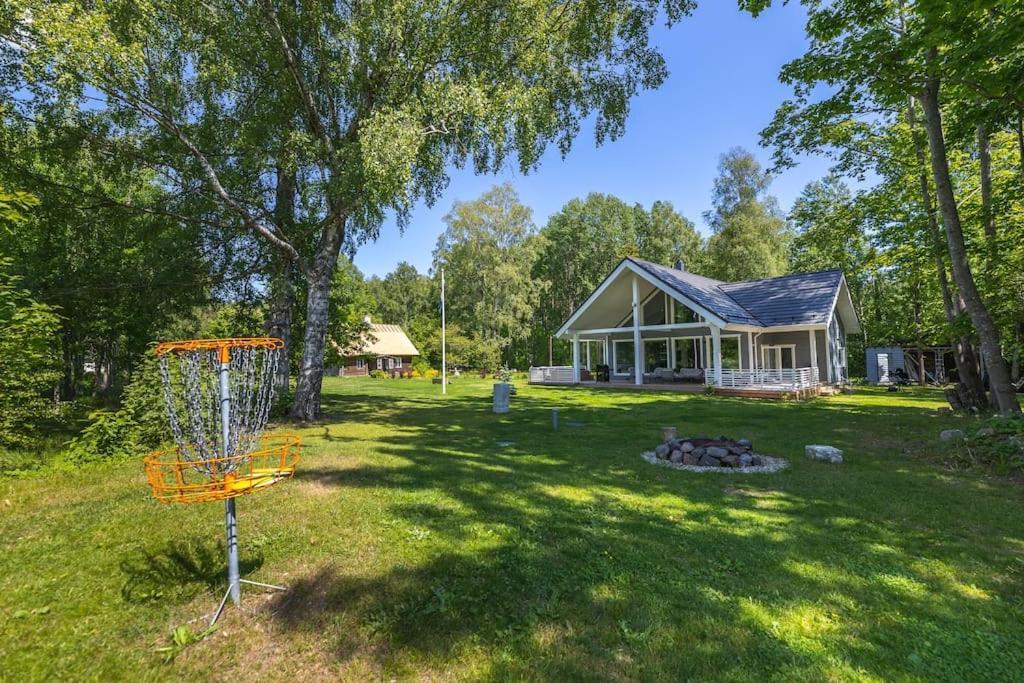 Modern Villa With Sauna & Hot Tub Hiiumaa Bagian luar foto