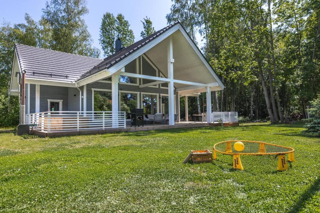 Modern Villa With Sauna & Hot Tub Hiiumaa Bagian luar foto