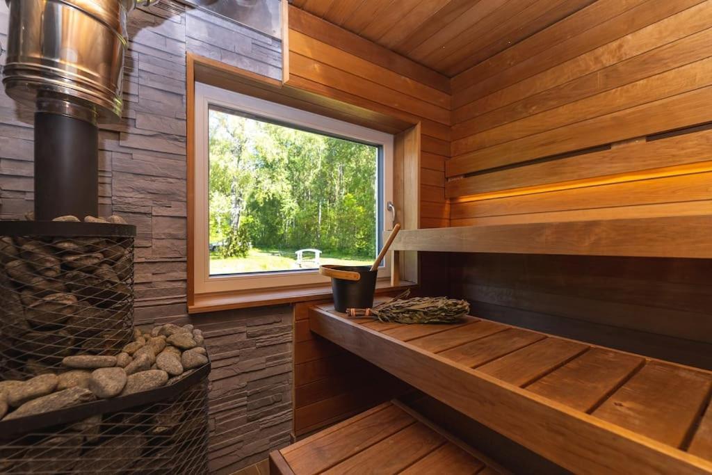 Modern Villa With Sauna & Hot Tub Hiiumaa Bagian luar foto
